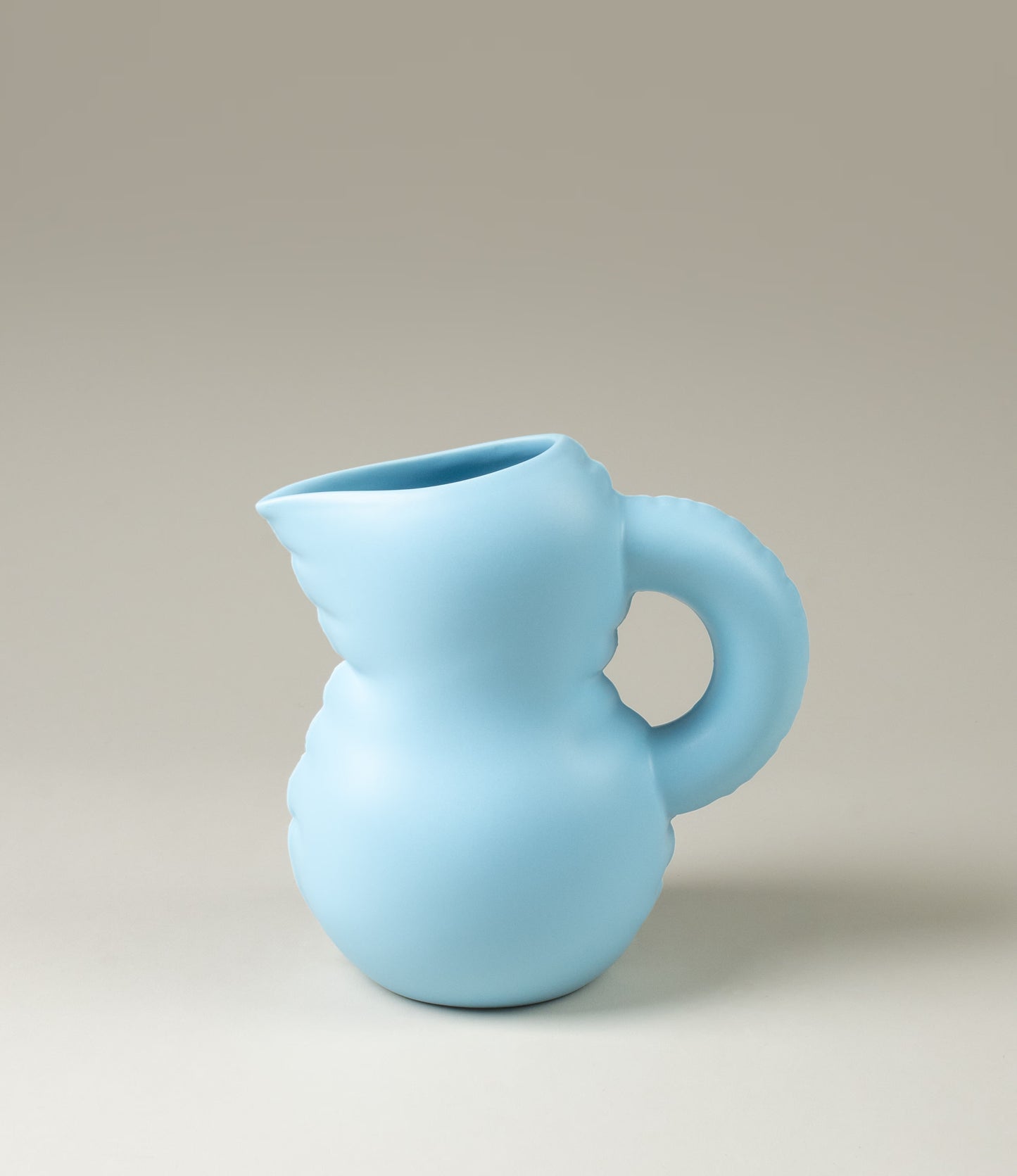 Jug called 'Emily' from Home Studyo comes in the soothing sky blue color. The product looks like an inflated balloon but was made from ceramic.