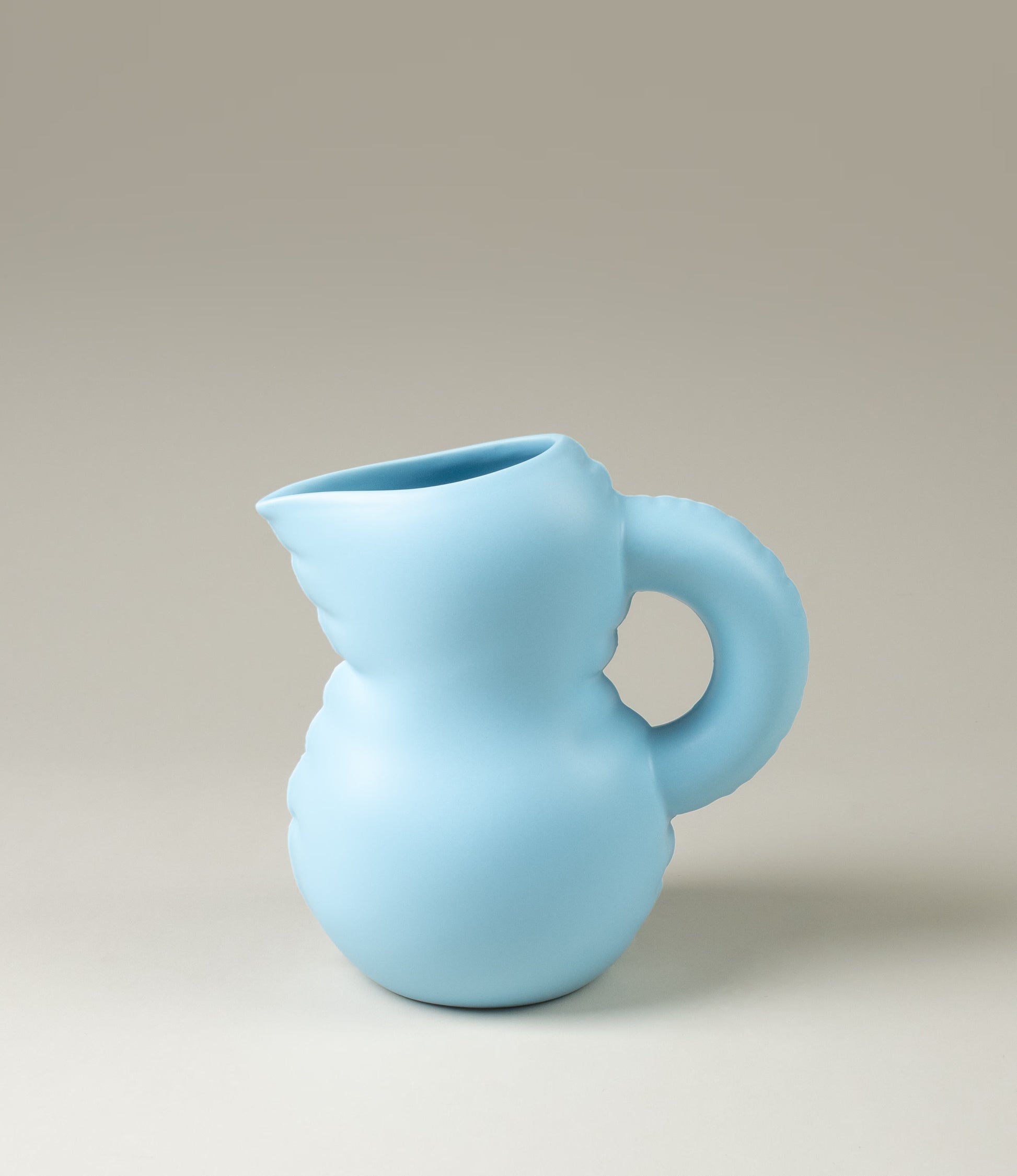 Jug called 'Emily' from Home Studyo comes in the soothing sky blue color. The product looks like an inflated balloon but was made from ceramic.