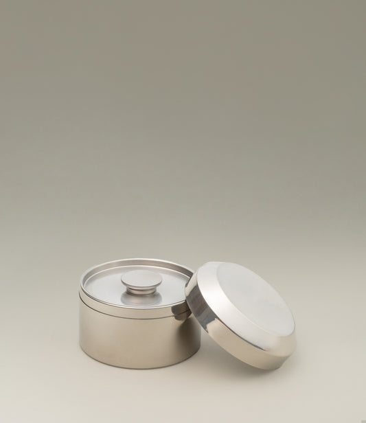 LT Tea Canister from the Japanese brand Kinto. It can hold 250ml of dried products.