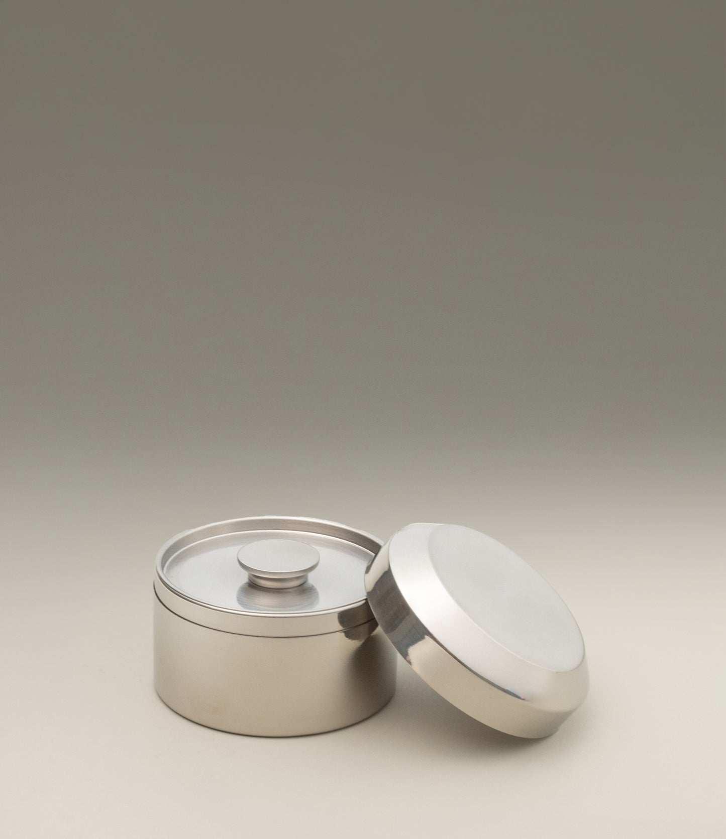 Stainless Steel Tea Canister from the Japanese brand Kinto. The small sized item can hold 250ml of your favorite tea leaves or coffee beans.