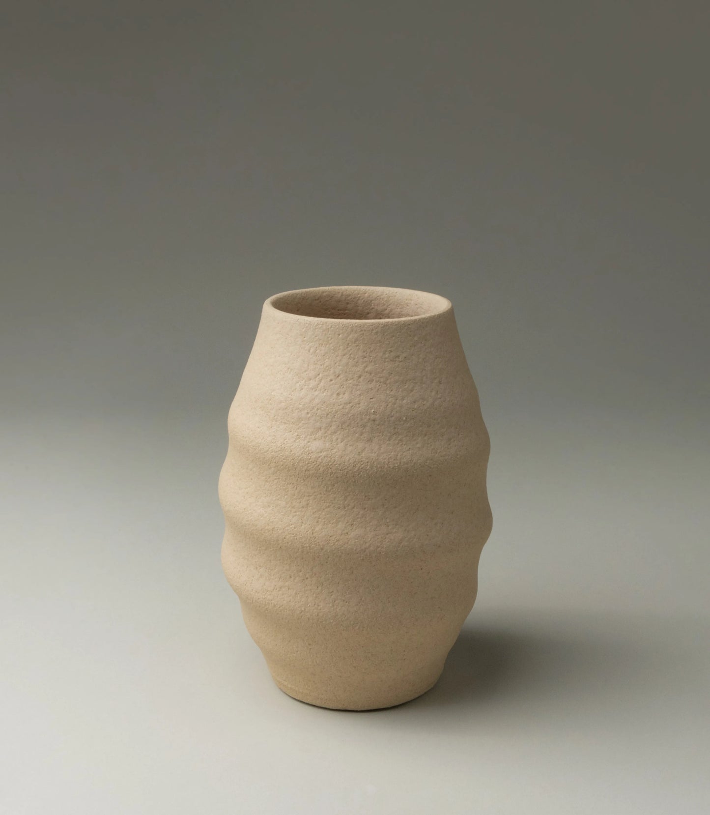 Aonia Handmade Vase was designed by Ocactuu. The shape is very similar to a honeycomb.