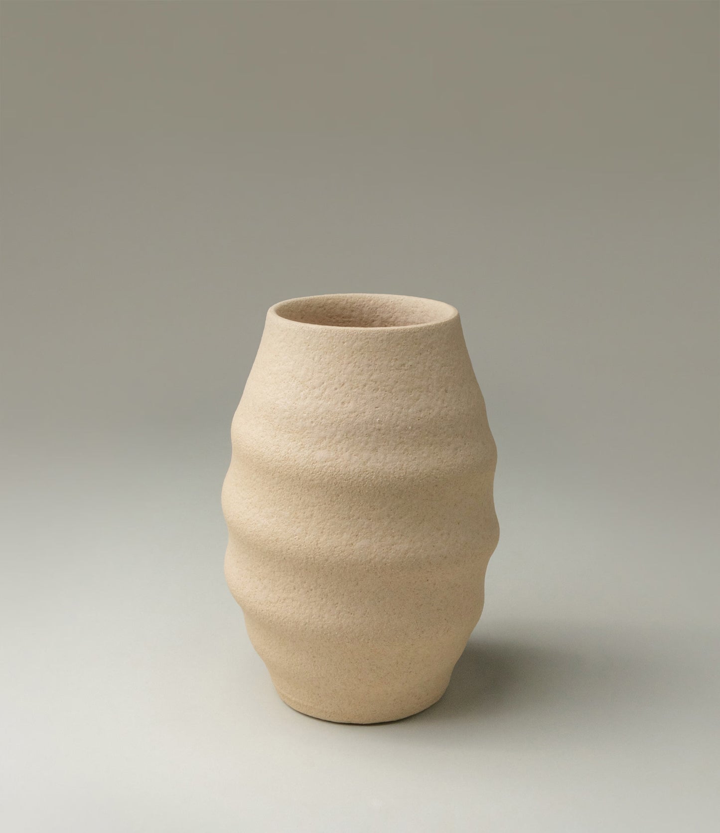 Aonia Handmade Vase was designed by Ocactuu. The shape is very similar to a honeycomb.