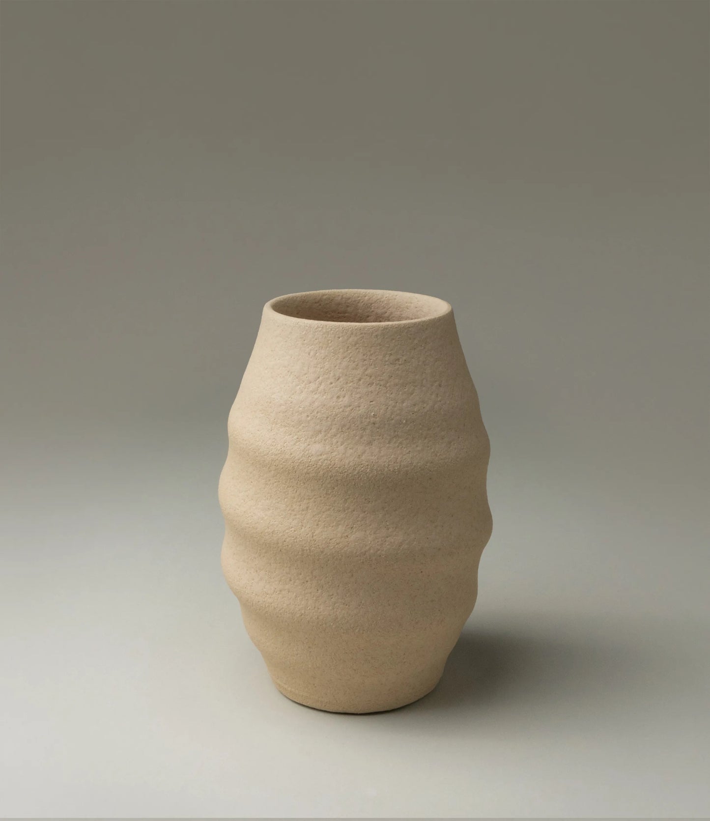 Aonia Handmade Vase was designed by Ocactuu. The shape is very similar to a honeycomb.